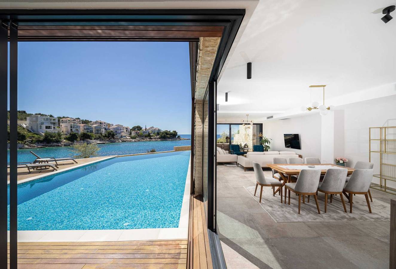 Villa Flora Mare Ii mit Pool in Primosten, Šibenik-Knin