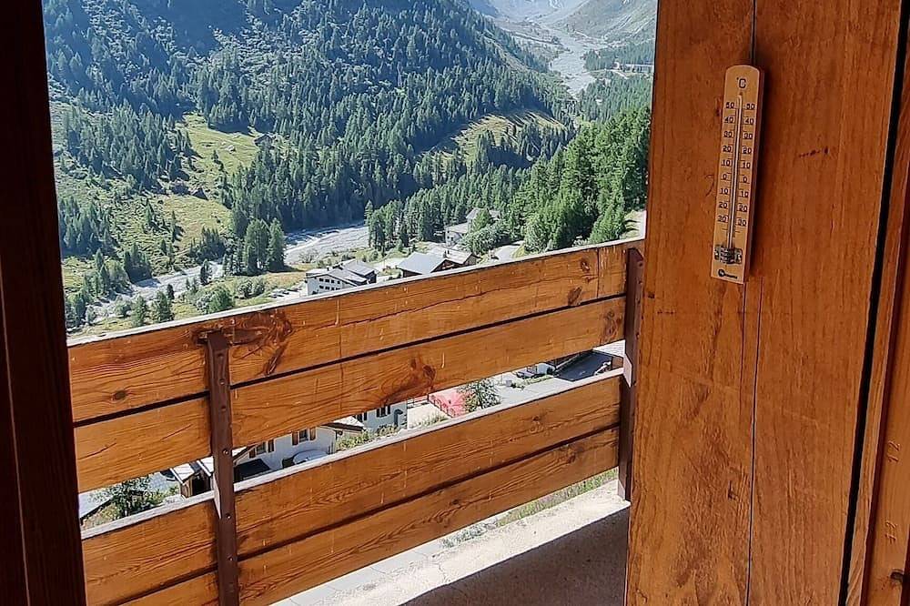 Ganze Wohnung, Apartment for 6 people 150m from the slopes - 2050m altitude in Arolla, Evolène