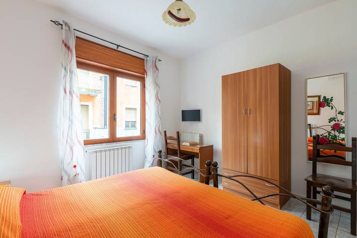 Double Room 106 with Air Conditioning in Jerzu, Barbagia