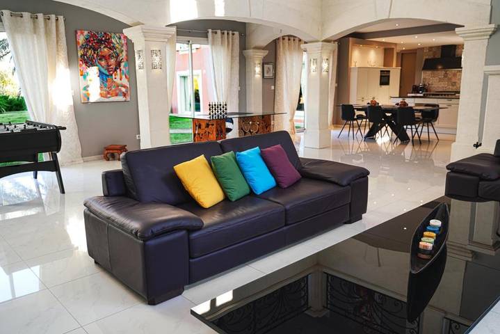 Location de vacances pour 10 personnes, avec jardin et jacuzzi ainsi que piscine et bassin pour enfant, adapté aux familles à Cannes-et-Clairan - 4