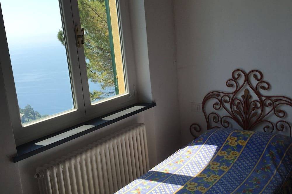 Villetta indipendente immersa nel verde con vista mare sul golfo di Portofino in Zoagli, Riviera di Levante