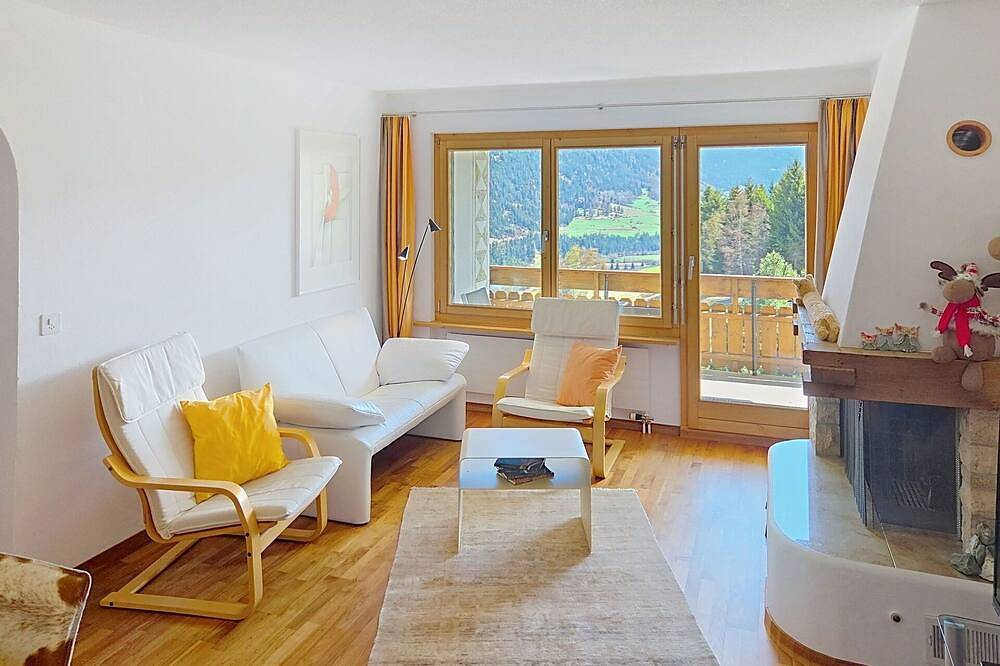 Ganze Wohnung, Schöne Wohnung für 4 Gäste mit  W-Lan, Pool, Tv, Balkon, Haustiere erlaubt und Panoramablick in Salux, Surses