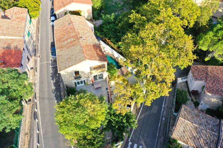 Gîte pour 6 personnes, avec jardin, adapté aux familles à Saint-Bauzille-de-Montmel - 3