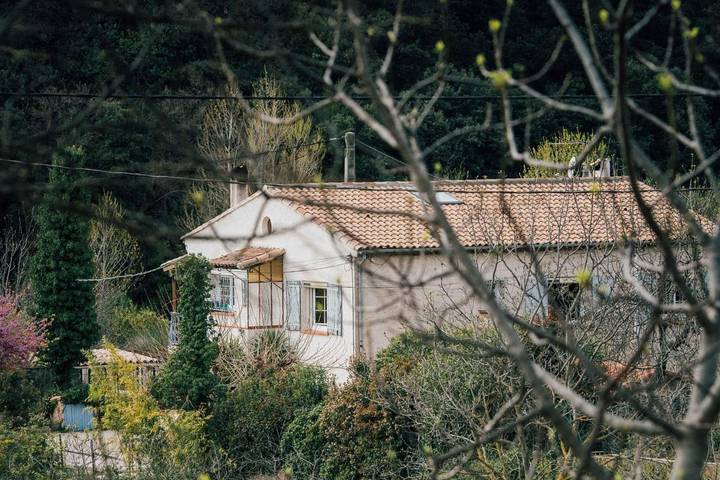 Gîte pour 2 personnes, avec vue ainsi que piscine et jardin, animaux acceptés à Châteaudouble - 4