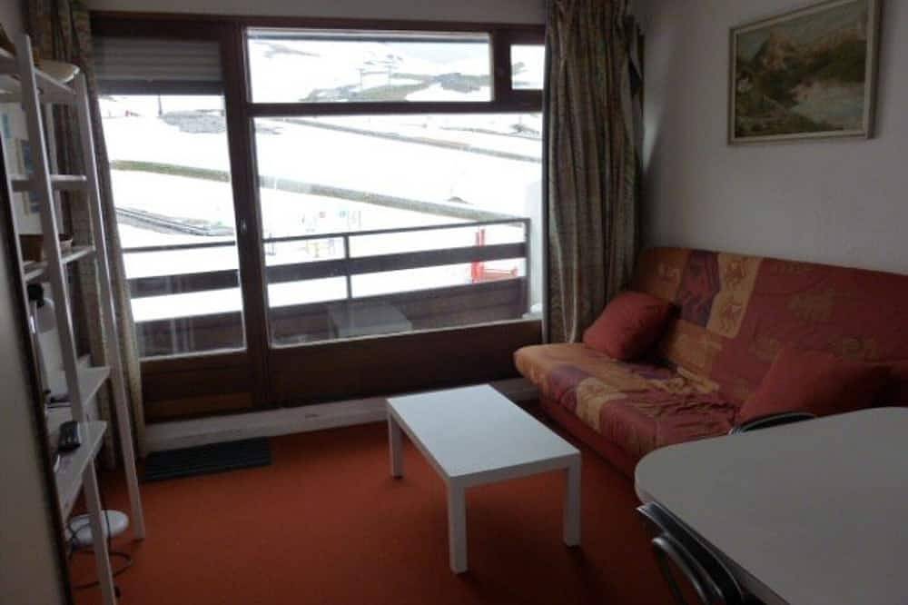 Entire apartment, Cozy studio for 4 near slopes with balcony in La Pierre Saint-Martin, Arette