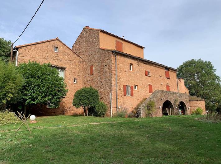 Cottage pour 4 personnes, avec jardin et piscine, animaux acceptés à Montlaur (Midi-Pyrénées)