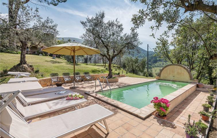 Gemütliche Ferienwohnung mit Pool und Parkplatz, 2 km von Poggio Mirteto entfernt in Poggio Catino, Terminillo