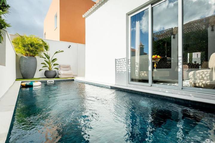 Casa de vacaciones para 8 personas, con vistas además de balcón y piscina en Las Nieves