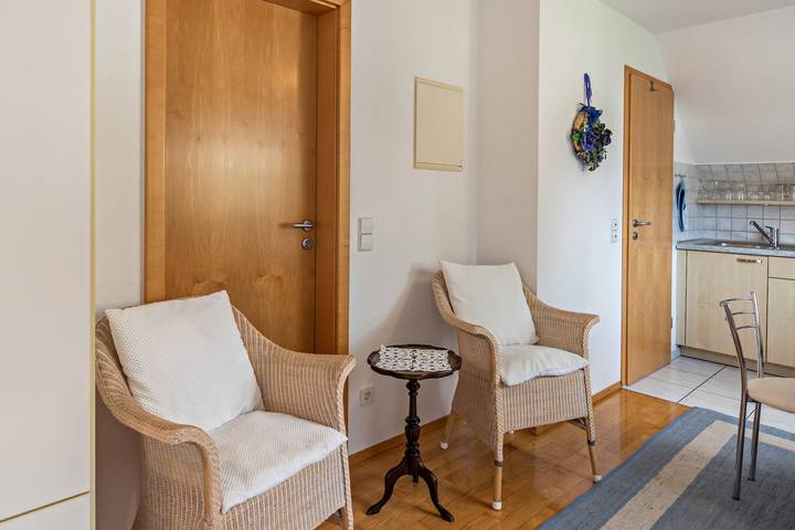 Ganze Wohnung, Gemütliches Einzimmerapartment "Ingrid Heyes" mit 3 Dtv-Sternen, Wlan & Terrasse in Radolfzell, Radolfzell am Bodensee