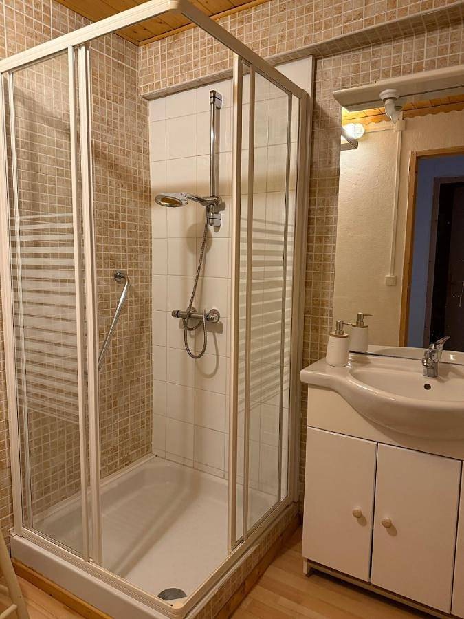 Location de vacances pour 8 personnes, avec terrasse et jardin, adapté aux familles dans Métairies-Saint-Quirin - 3