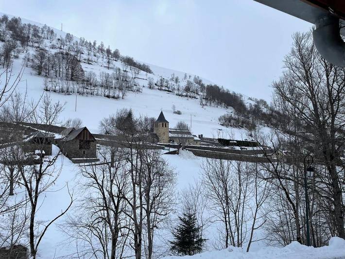 Chalet pour 10 personnes, avec jacuzzi et jardin, adapté aux familles à Peyragudes - 2