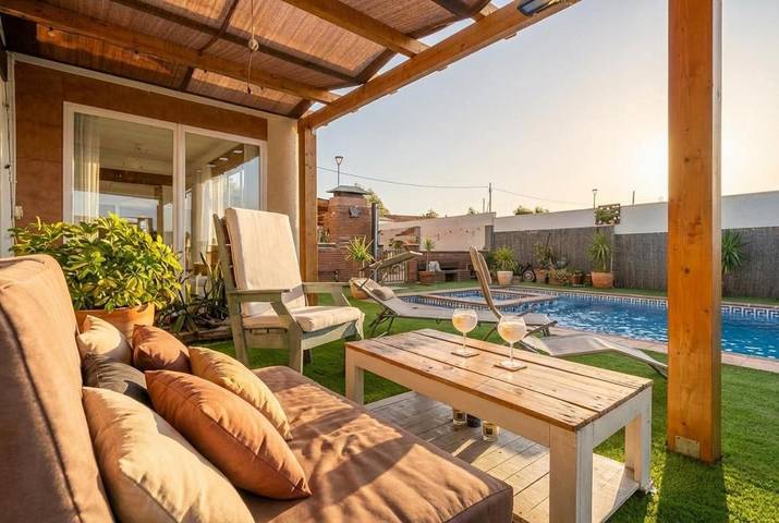 Casa rural para 7 personas, con Balcón y Terraza además de Jardín y Piscina en Calafell - 4