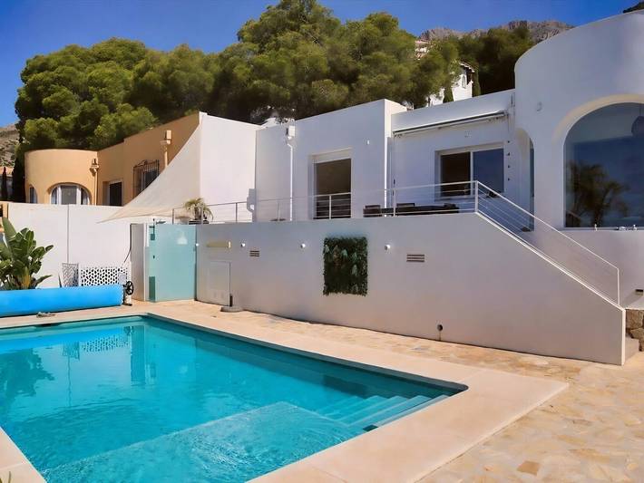 Chalet para 4 personas, con vistas y terraza, Se admiten mascotas en Marina Baja - 2