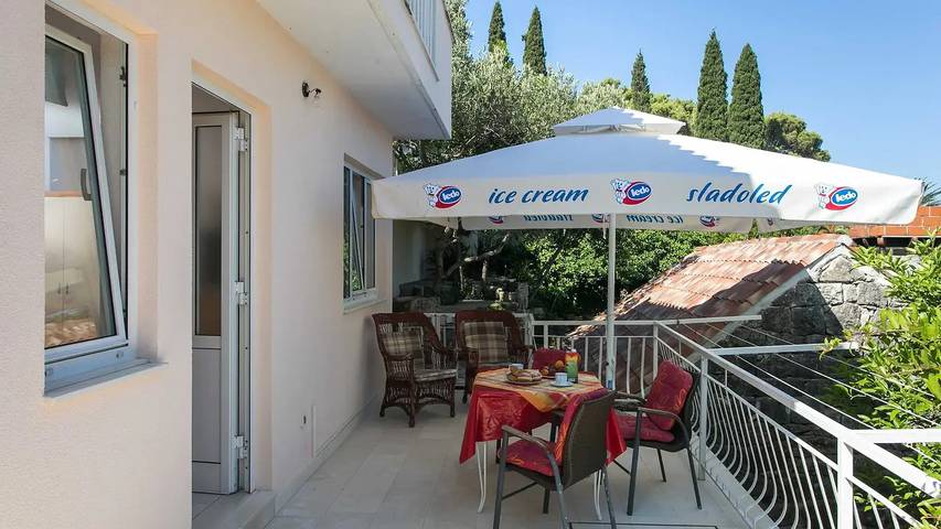 Gîte pour 4 personnes, avec terrasse à Cavtat