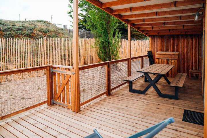 Location de vacances pour 6 personnes, avec piscine ainsi que terrasse et jacuzzi, adapté aux familles dans Plage des sables d'or - 4