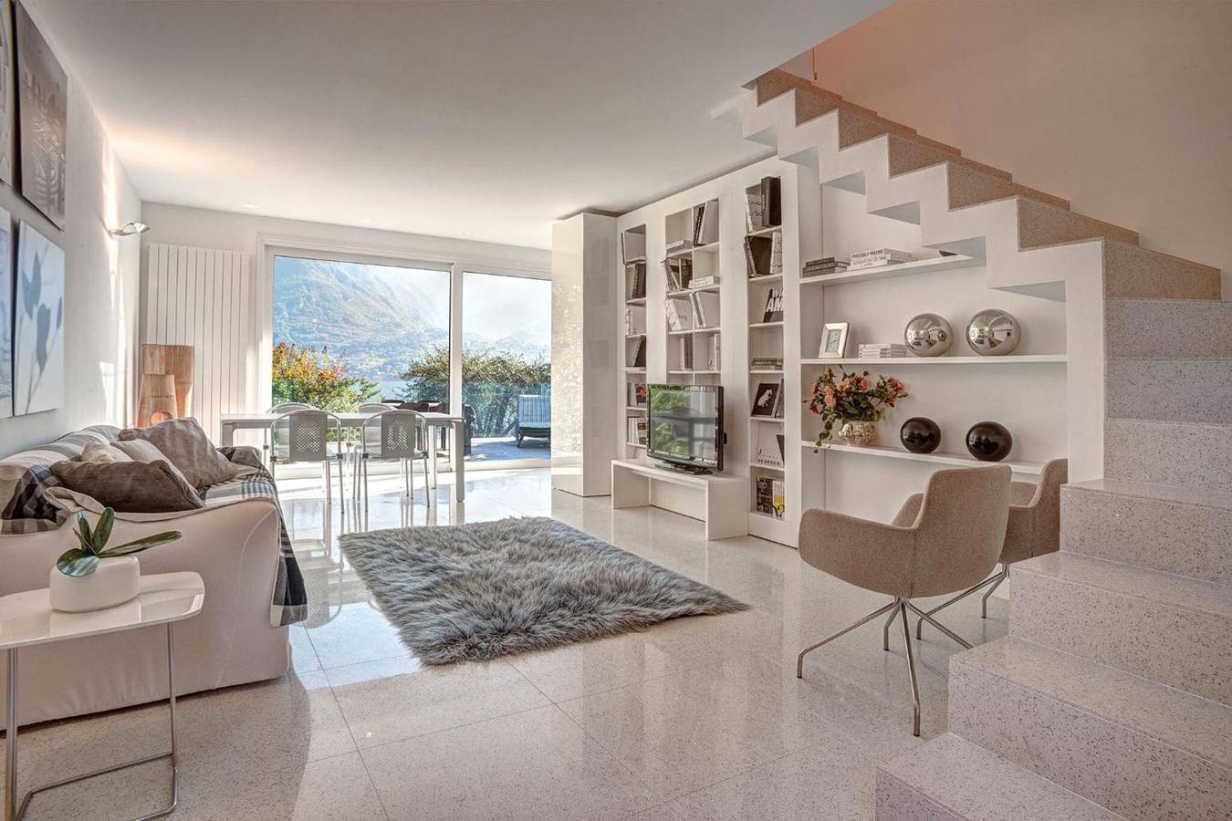 Villa 'Sara Lakeside' mit Seeblick, Wlan und Klimaanlage in Vassena, Oliveto Lario