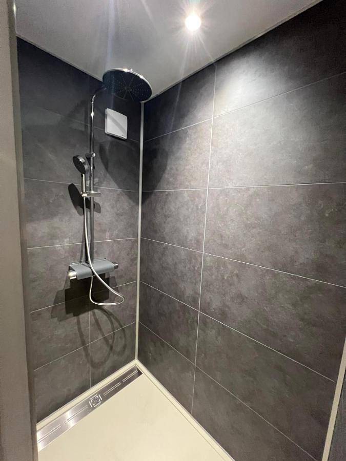 Location de vacances pour 4 personnes, avec vue et piscine ainsi que terrasse et jardin à Castelnau-sur-l'Auvignon - 3