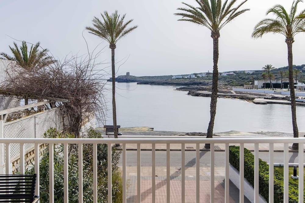 Entire apartment, Villa Gavines Up with Wifi Terrace sea view in S'Algar, Sant Lluís