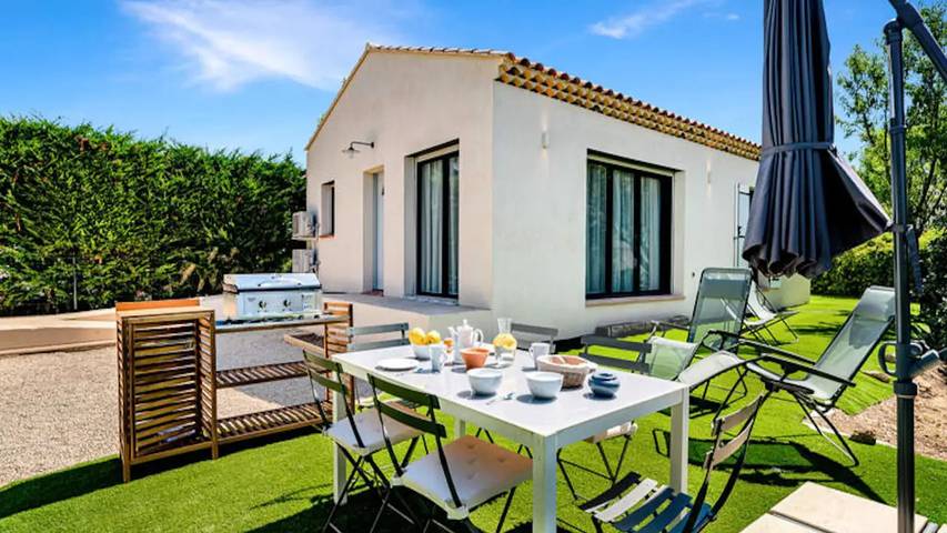 Gîte pour 7 personnes, avec Terrasse ainsi que Jardin et Piscine à Lourmarin - 4