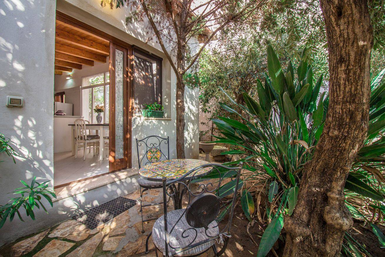 Apartamento entero, Guesthost Cozy apartment with a private courtyard in Olbia, Costa Smeralda