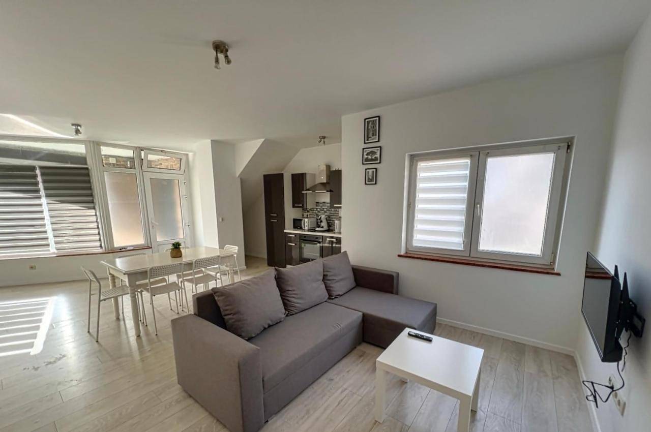 Appartement entier, Gohysart 51b 1 Bruxelles-Charleroi-airport in Charleroi, Hainaut