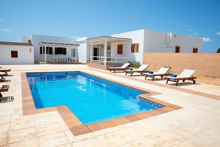 Casa de vacaciones para 4 personas, con piscina y jardín en Formentera
