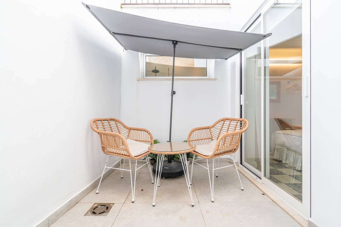 Apartamento inteiro, Apartamento 'Can 32 1 Habitación' com terraço privado, Wi-Fi e ar condicionado in Pollença Cidade, Pollença