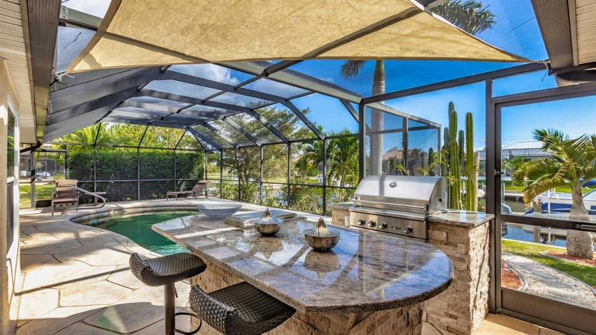 Beautiful 5 Star Villa with Private Pool on the Prestigious Charlotte Harbor, Charlotte County Villa 1002 in Punta Gorda Isles, Punta Gorda