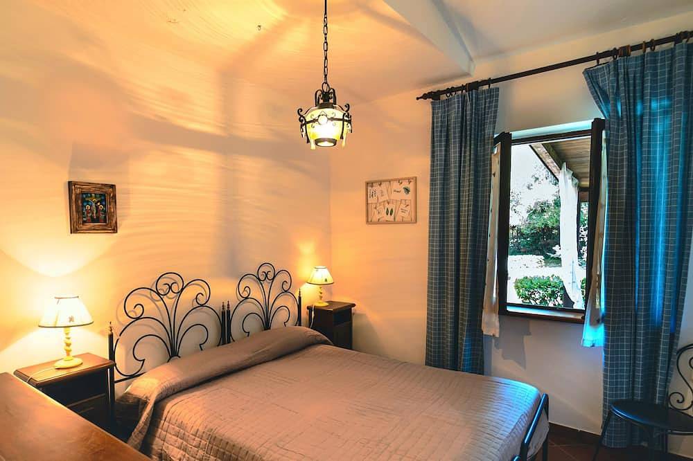Villa Angela with pool and sea view in Ispani, Cilento