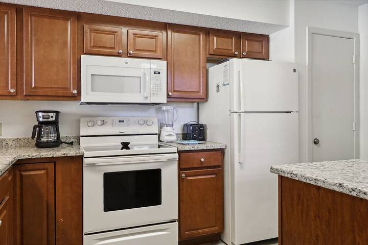 Vacation rental for 8 people, with pool and balcony in South Carolina