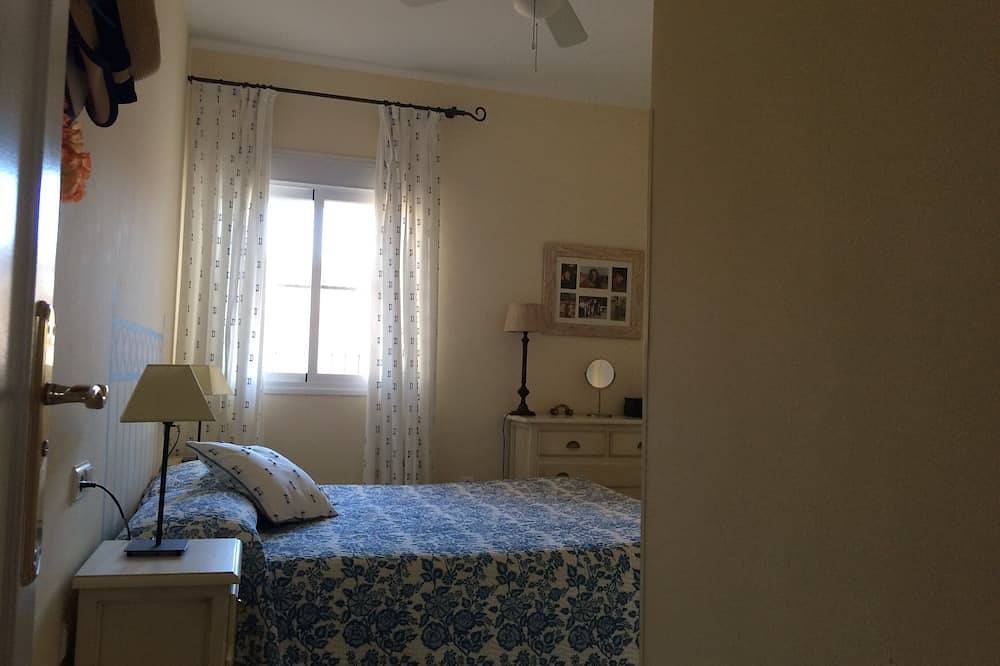 Appartement entier, Precieux Grenier Très Prudent, calme, ensoleillé et proche de la plage in Costa Ballena, Rota