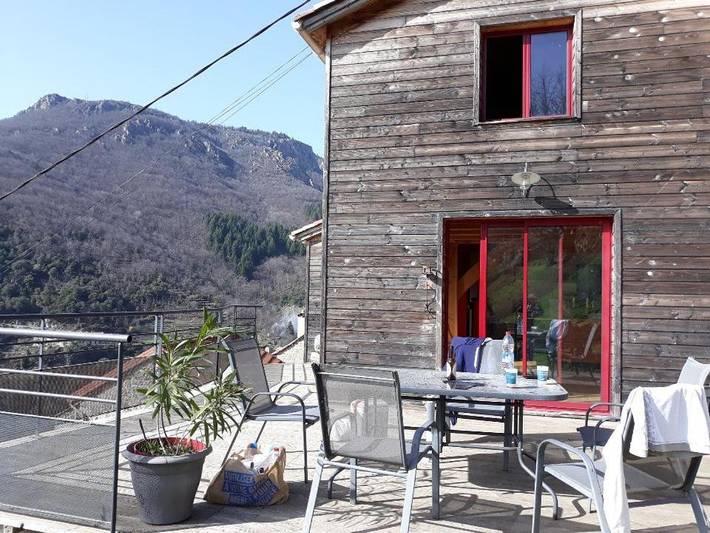 Location de vacances pour 8 personnes, avec Terrasse ainsi que Jardin et Vue à Sainte-Marguerite-Lafigère