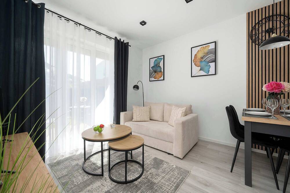 Ganze Wohnung, Stilvolles Apartment für Freunde | Garten, Beamer in Jagodno, Breslau
