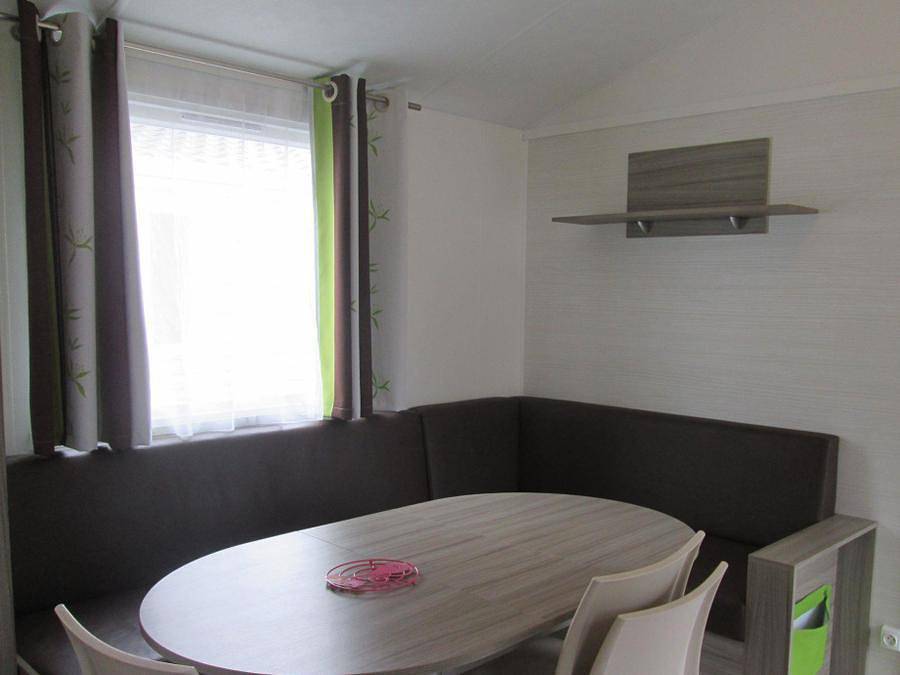 Camping Val de Boutonne - Mobilhome 6 personas - Bermuda 31m² + terraza semicubierta (modelo 2012) in Saint-Jean-d'Angély, Saint-Jean-d'Angély region