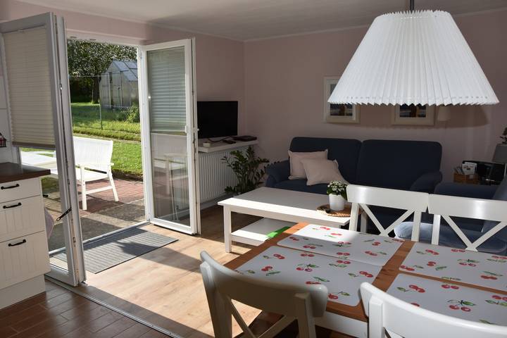 Bungalow für 4 Personen, mit Terrasse und Garten