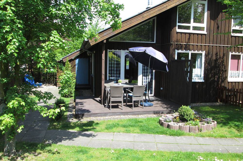 Sehr schönes Ferienhaus mit Sauna und Kaminofen auf   eingezäunten Grundstück in Extertal, Kreis Lippe