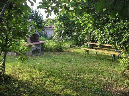 Ganze Ferienwohnung, App mit Garten, Grill und Terrasse fuer 4 Pers. in Funtana, Vrsar-Funtana
