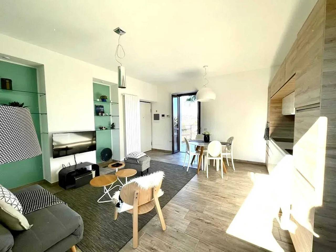 Ganze Wohnung, Apartment mit Seeblick in Arona in Arona (Lago Maggiore), Arona Gemeinde