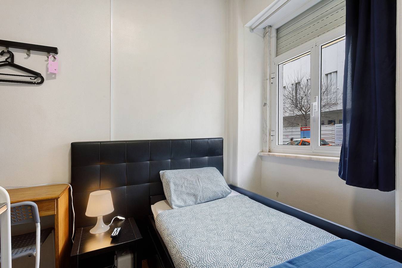 Compact Studio with Private Bathroom - Amoreiras Lisbon' with Wi-Fi in Lisboa, Costa de Lisboa