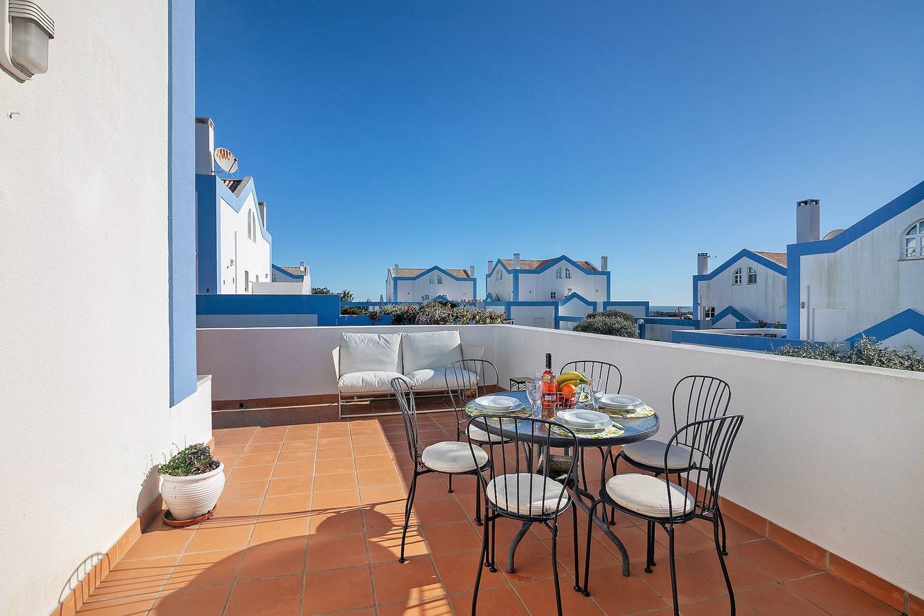 Casa Florilia Ii: Gedeeld Zwembad & Privéterras in Algarve - Tavira in Tavira, Tavira (Santiago)