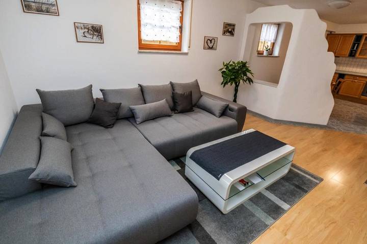 Ferienwohnung für 4 Personen, mit Terrasse und Garten in Hirschaid