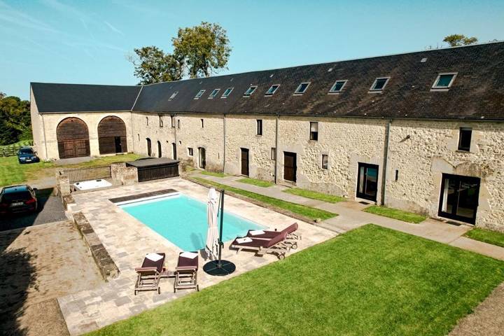 Gîte pour 4 personnes, avec jardin ainsi que vue et piscine à Mandeville-en-Bessin