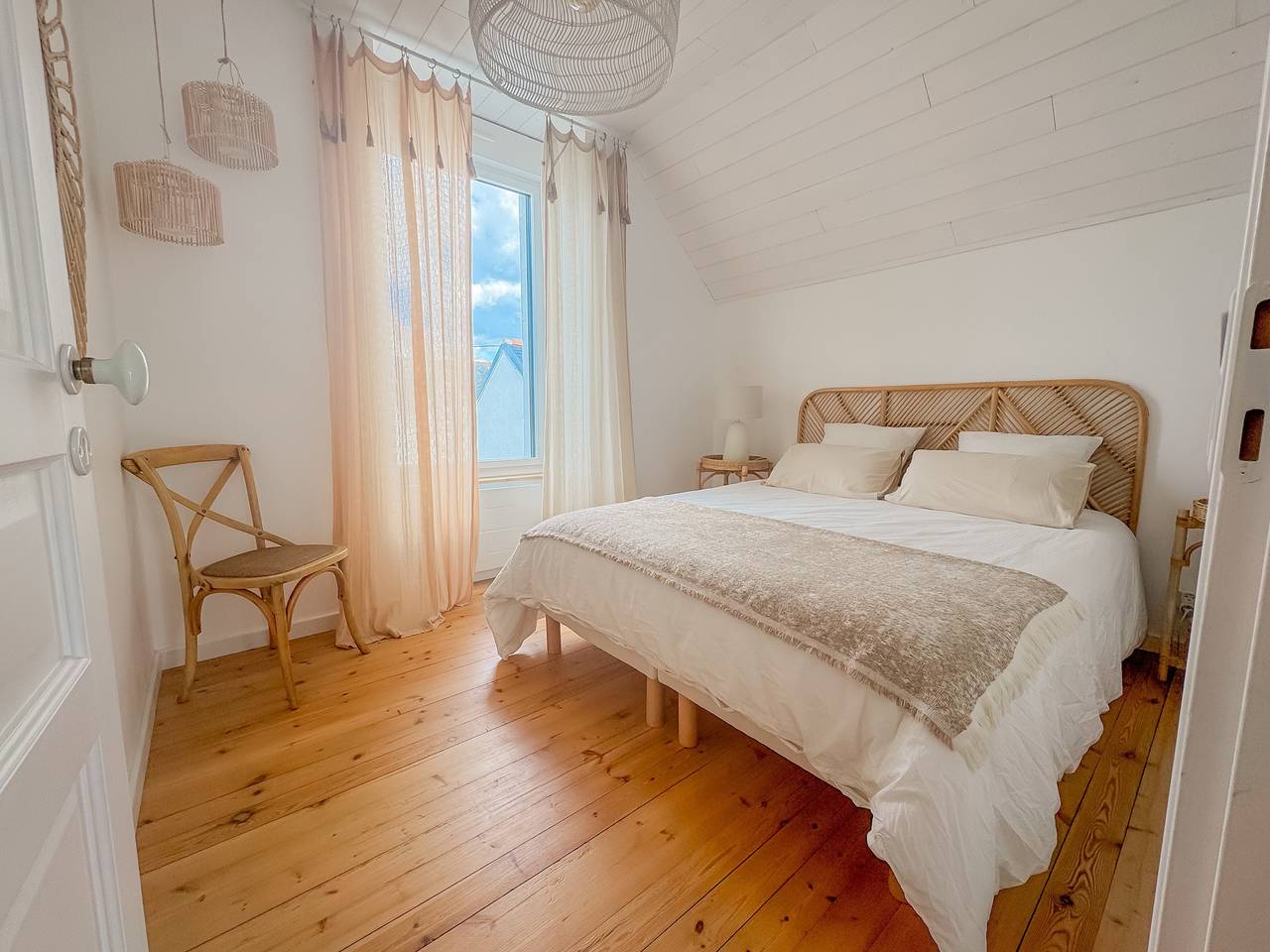 Holiday Home “Léchiagat” with Private Terrace and Wi-Fi in Treffiagat, Quimper region