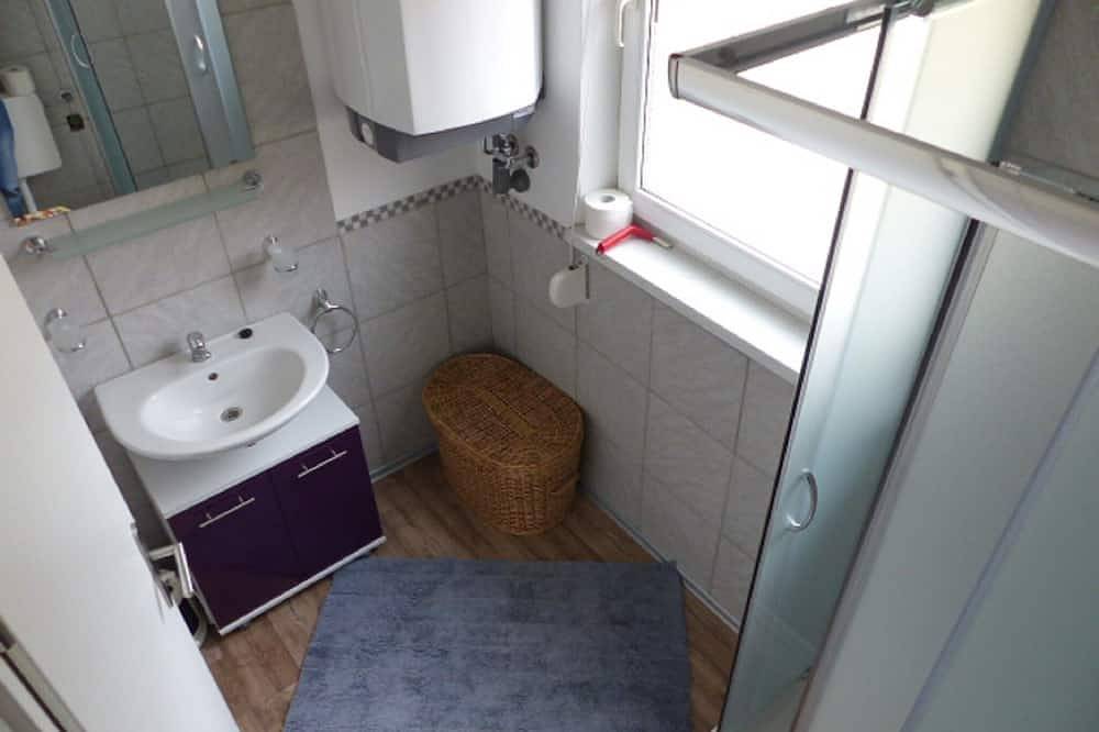 Geheel appartement, Um minuto a pé da zona pedonal, o quarto tem vista para o jardim in Nördlingen, Zwaben (Bayern)