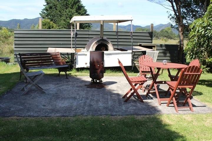 Holiday home for 8 people, with balcony and garden in Waikato