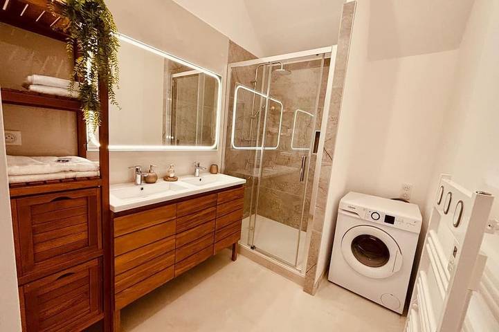 Ganze Wohnung, Le Kozy - Large renovated T2 with private parking.  Pets allowed. in Vendôme, Loire-Tal