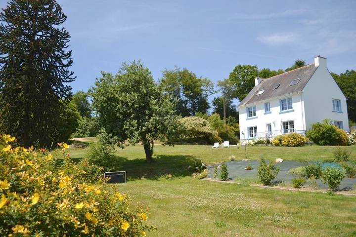 Location de vacances pour 2 personnes, avec jardin ainsi que piscine et vue à Ploërdut - 3