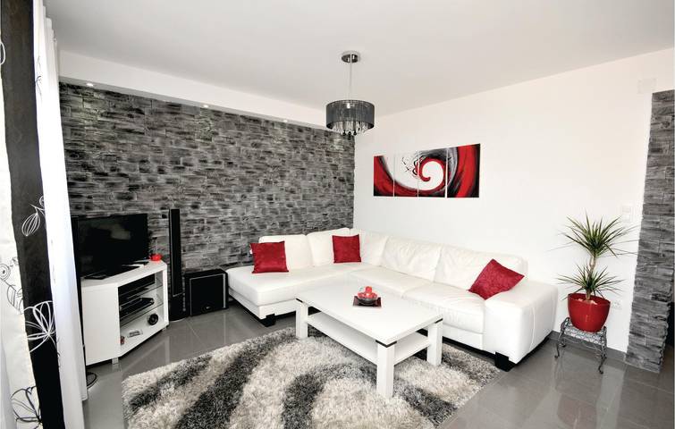 Apartamento frente al mar con piscina, wifi y cocina cerca de la playa de Copa Cabana in Trogir, Čiovo
