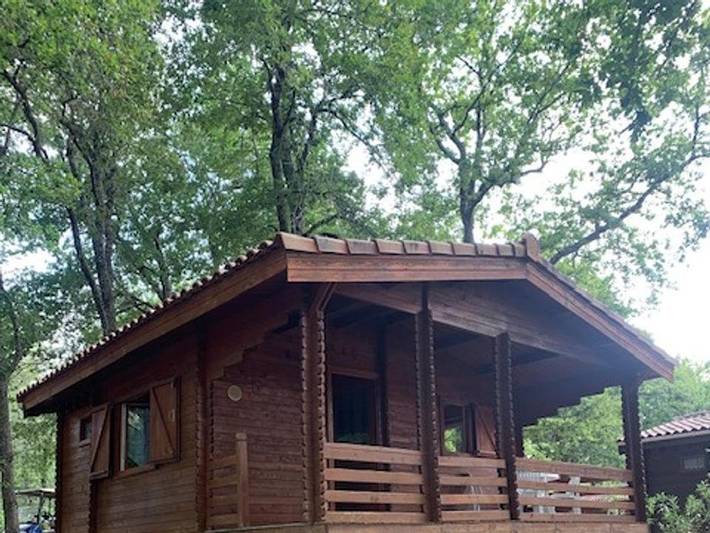 Camping pour 4 personnes, avec vue et piscine ainsi que jardin et vue sur le lac dans le Gers - 3