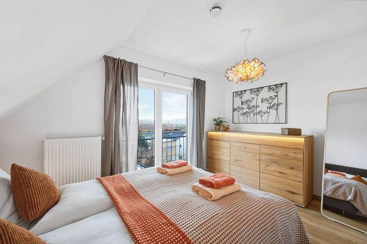 Ganze Wohnung, Komfort küsst Natur Skyline Ferienwohnung Goldbach in Goldbach, Mainviereck